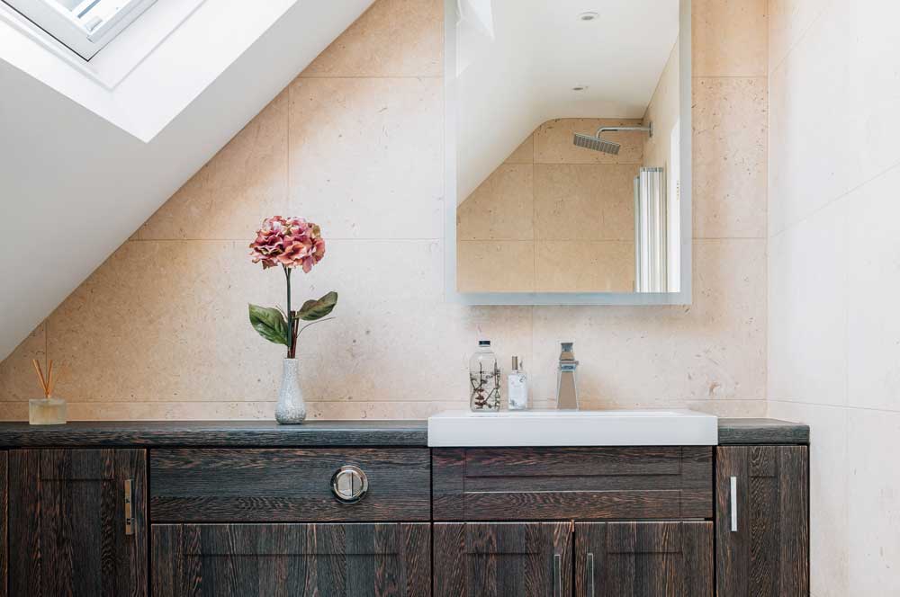 limestone bathroom tiles