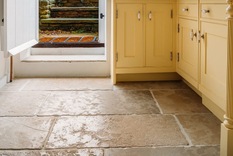 Stunning Stone Kitchen Flooring Ideas, Stone Floor Tiles Kitchen